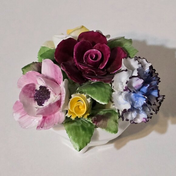 Vintage Royal Doulton Porcelain Floral Bouquet in Footed Pot - Picture 2 of 5